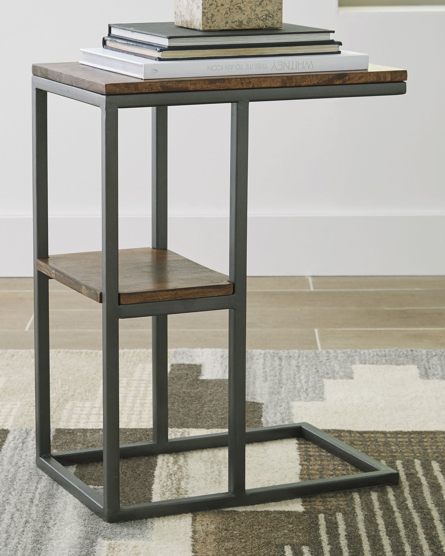Auburndale Furniture Outlet - Ashley Furniture - Forestmin Accent Table - Accent Table / Natural/Black - A4000049