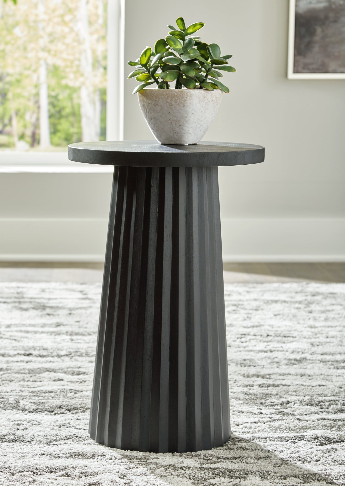 Auburndale Furniture Outlet - Ashley Furniture - Ceilby Accent Table - Accent Table / Black - A4000603