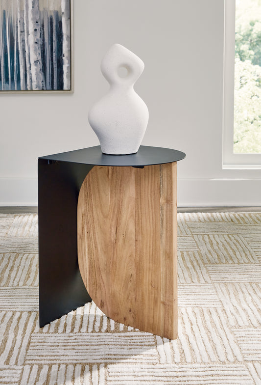 Auburndale Furniture Outlet - Ashley Furniture - Ladgate Accent Table - Accent Table / Black/Natural - A4000628