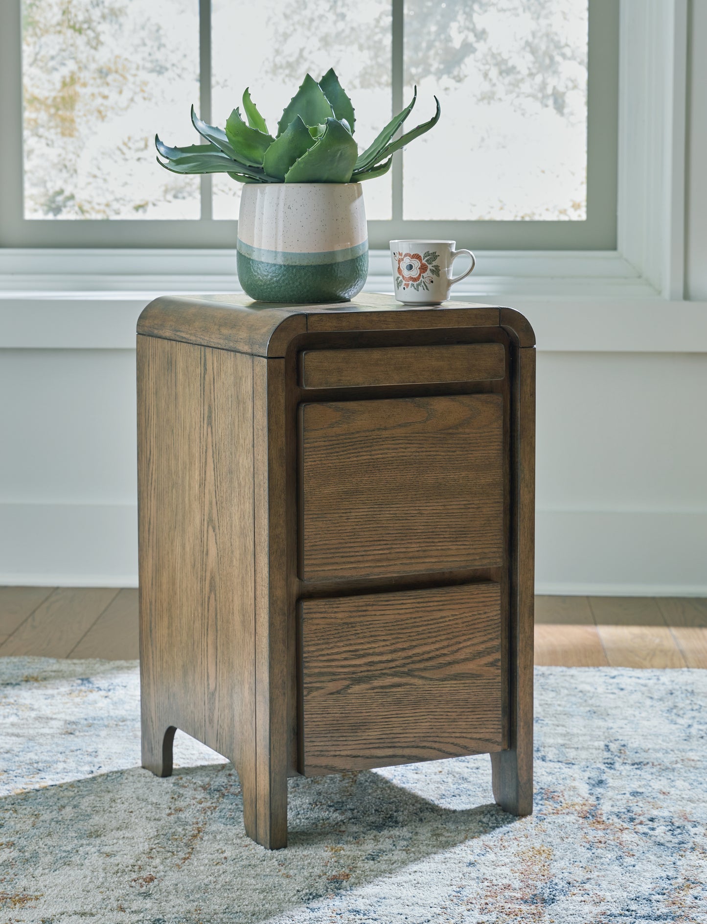 Auburndale Furniture Outlet - Ashley Furniture - Jensworth Accent Table - Accent Table / Brown - A4000636