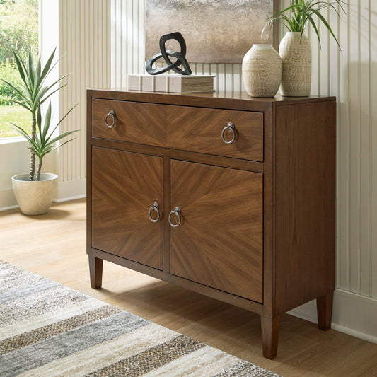 Auburndale Furniture Outlet - Ashley Furniture - Walsgrove Accent Cabinet - Accent Cabinet - A4000739