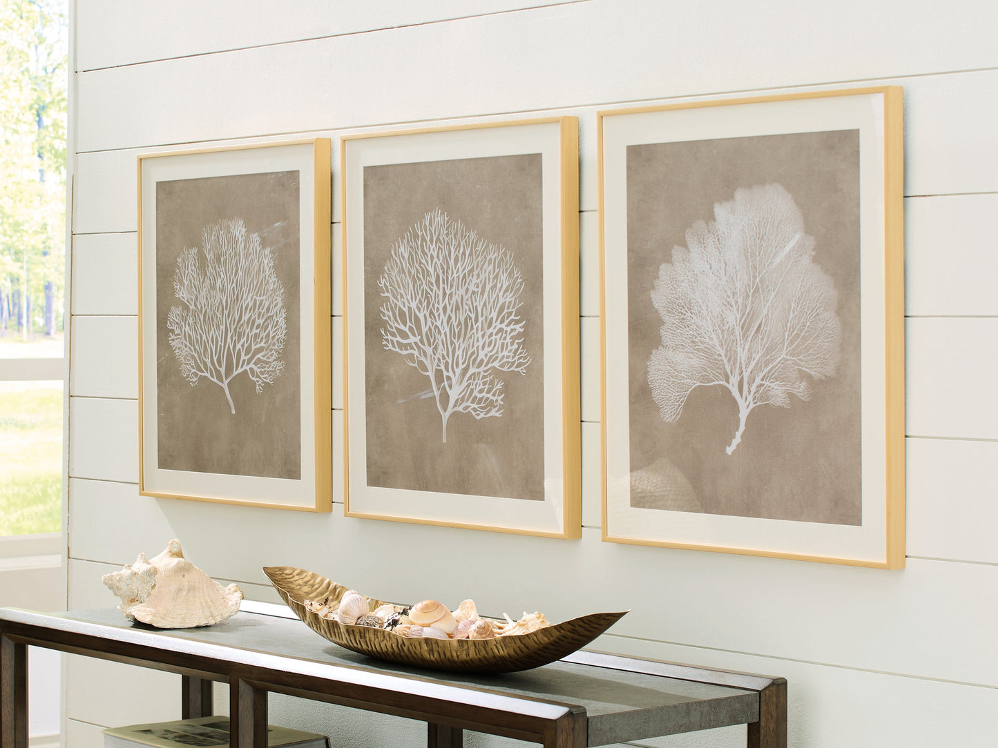 Auburndale Furniture Outlet - Ashley Furniture - Hendridge Wall Decor - Wall Art Set (3/CN) / Taupe/White - A8000486