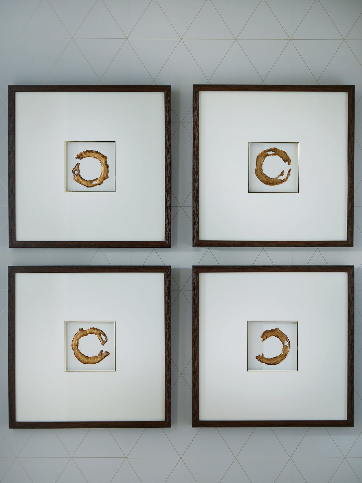 Auburndale Furniture Outlet - Ashley Furniture - Dallbourne Wall Decor - Wall Art Set (4/CN) / White/Gold Finish - A8000491