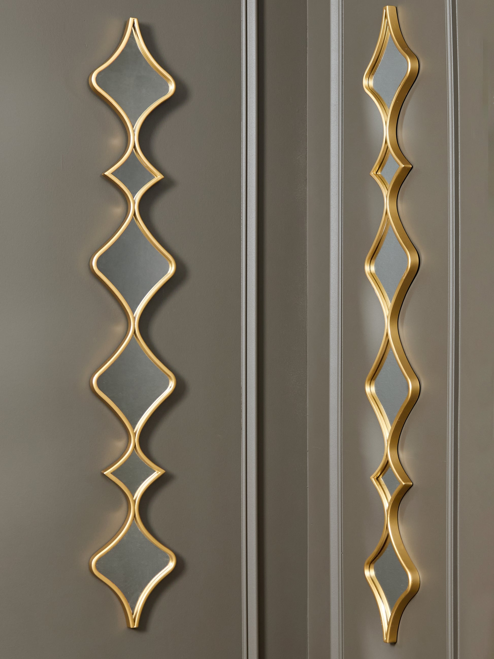 Auburndale Furniture Outlet - Ashley Furniture - Harriswood Mirror - Accent Mirror Set (Set of 2) / Gold Finish - A8010354