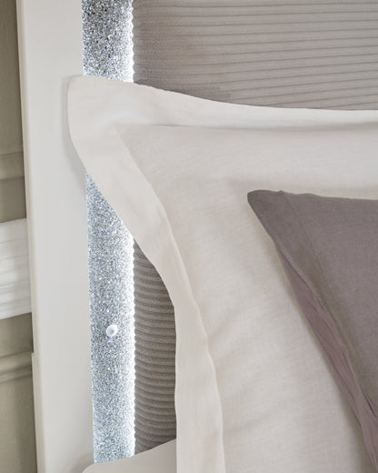 Maeling Bedroom