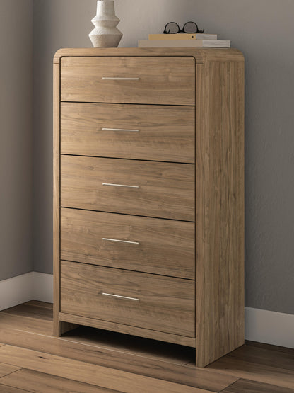 Auburndale Furniture Outlet - Ashley Furniture - Gramburg Bedroom - Five Drawer Chest / Warm Natural Brown - PCB1121-46