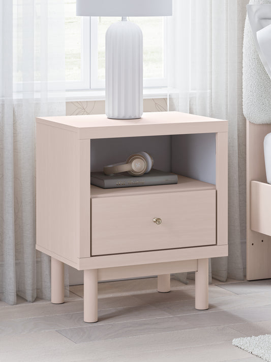 Auburndale Furniture Outlet - Ashley Furniture - Wistenpine Bedroom - Full Upholstered Panel Bed with Storage / Blush - B1323B13