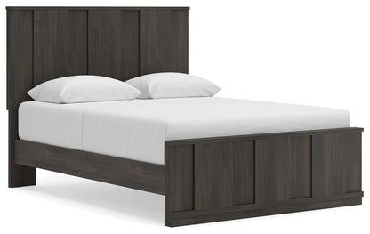 Auburndale Furniture Outlet - Ashley Furniture - Shaehartin Bedroom - Queen Panel Platform Bed - PCB3167B4