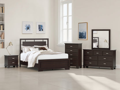 Auburndale Furniture Outlet - Ashley Furniture - Covetown Bedroom - Queen Panel Bed / Dark Brown - B441B6