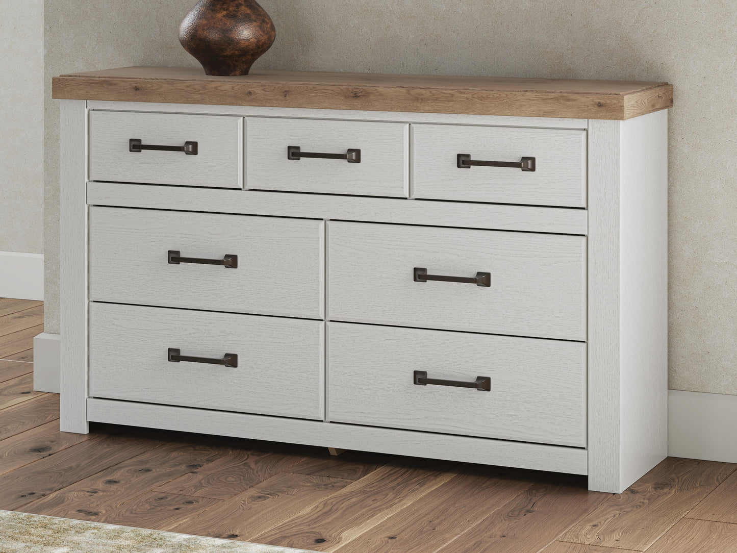 Auburndale Furniture Outlet - Ashley Furniture - Savonport Bedroom - Seven Drawer Dresser - B4615-31