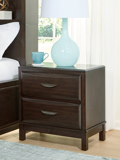 Auburndale Furniture Outlet - Ashley Furniture - Vanmore Bedroom - Dresser / Dark Brown - B479-31
