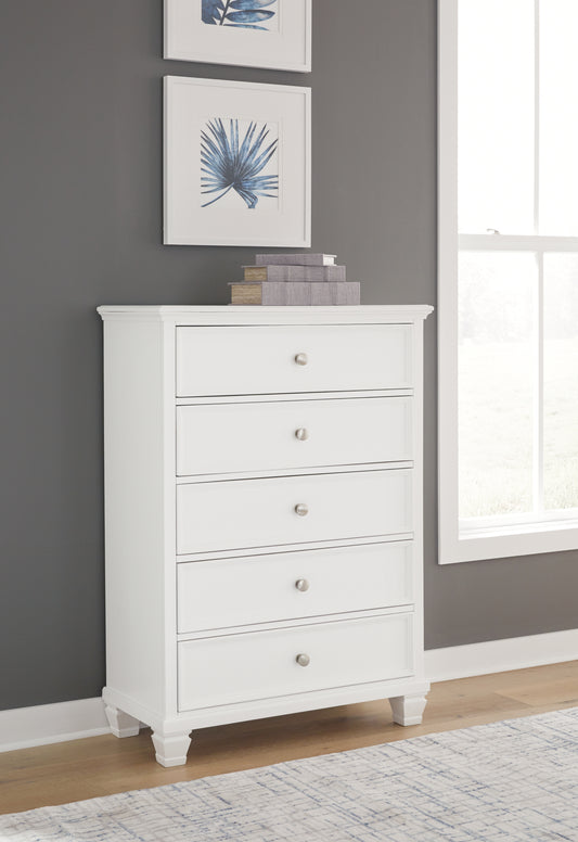 Auburndale Furniture Outlet - Ashley Furniture - Fortman Bedroom - Queen Panel Storage Bed / White - B680B20