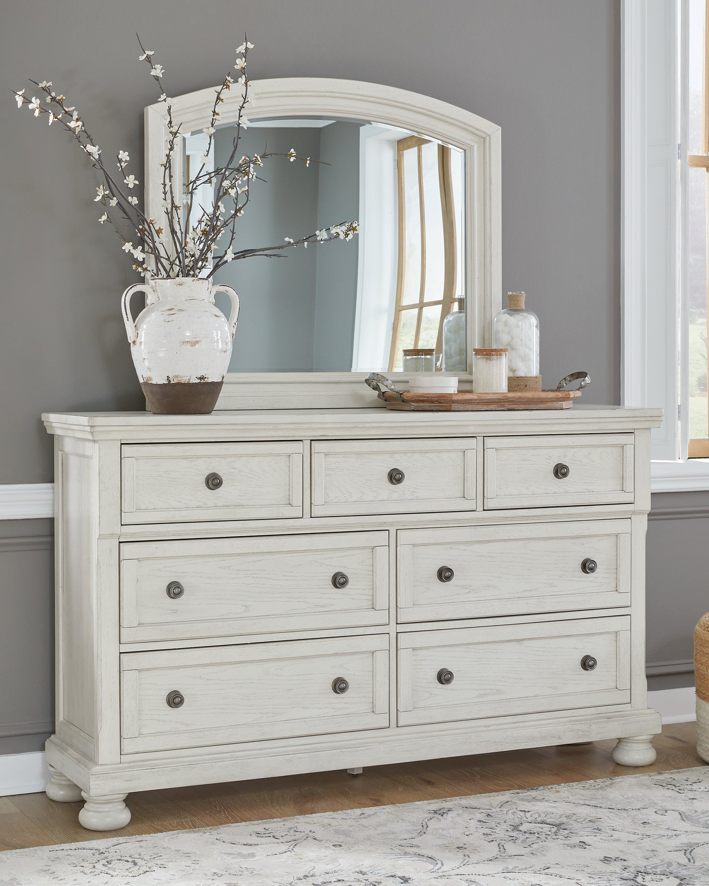 Auburndale Furniture Outlet - Ashley Furniture - Robbinsdale Bedroom - Dresser and Mirror / Antique White - B742B1