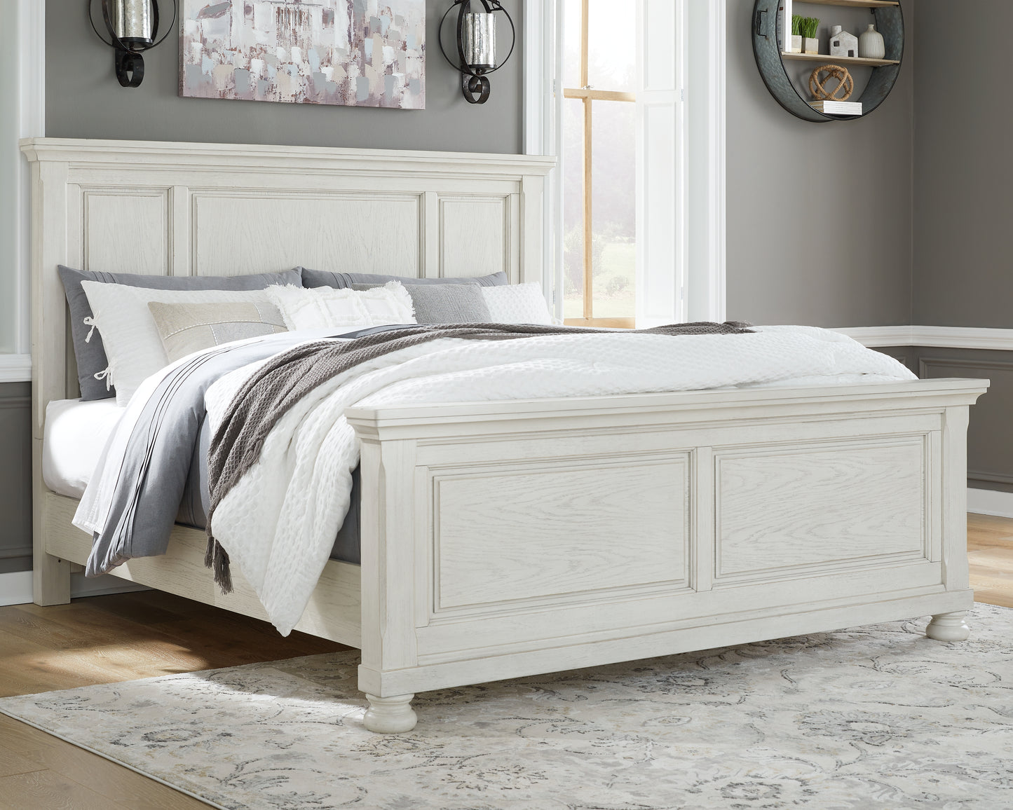 Auburndale Furniture Outlet - Ashley Furniture - Robbinsdale Bedroom - Queen Panel Bed / Antique White - B742B2