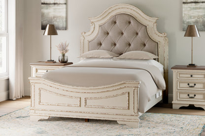 Auburndale Furniture Outlet - Ashley Furniture - Realyn Bedroom - Queen Upholstered Panel Bed / Chipped White - B743B2