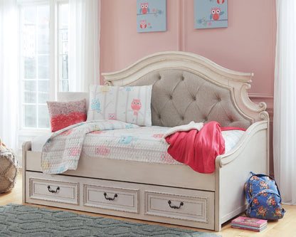 Auburndale Furniture Outlet - Ashley Furniture - Realyn Bedroom - Twin Day Bed with 1 Large Storage Drawer / Chipped White - B743B15