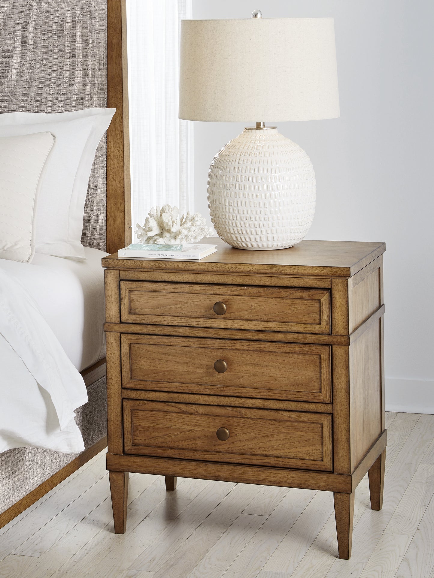 Auburndale Furniture Outlet - Ashley Furniture - Sharlance Bedroom - Three Drawer Night Stand / Brown - B895-93