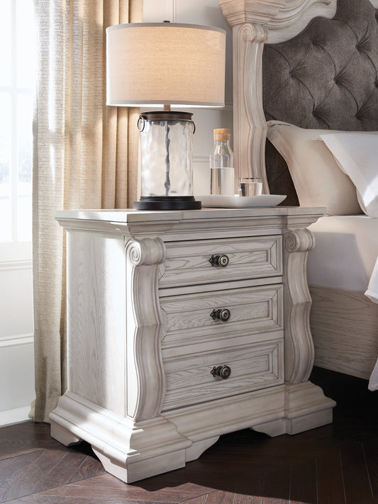 Auburndale Furniture Outlet - Ashley Furniture - Bruchandi Bedroom - Dresser and Mirror / Antique White - PCB948B1