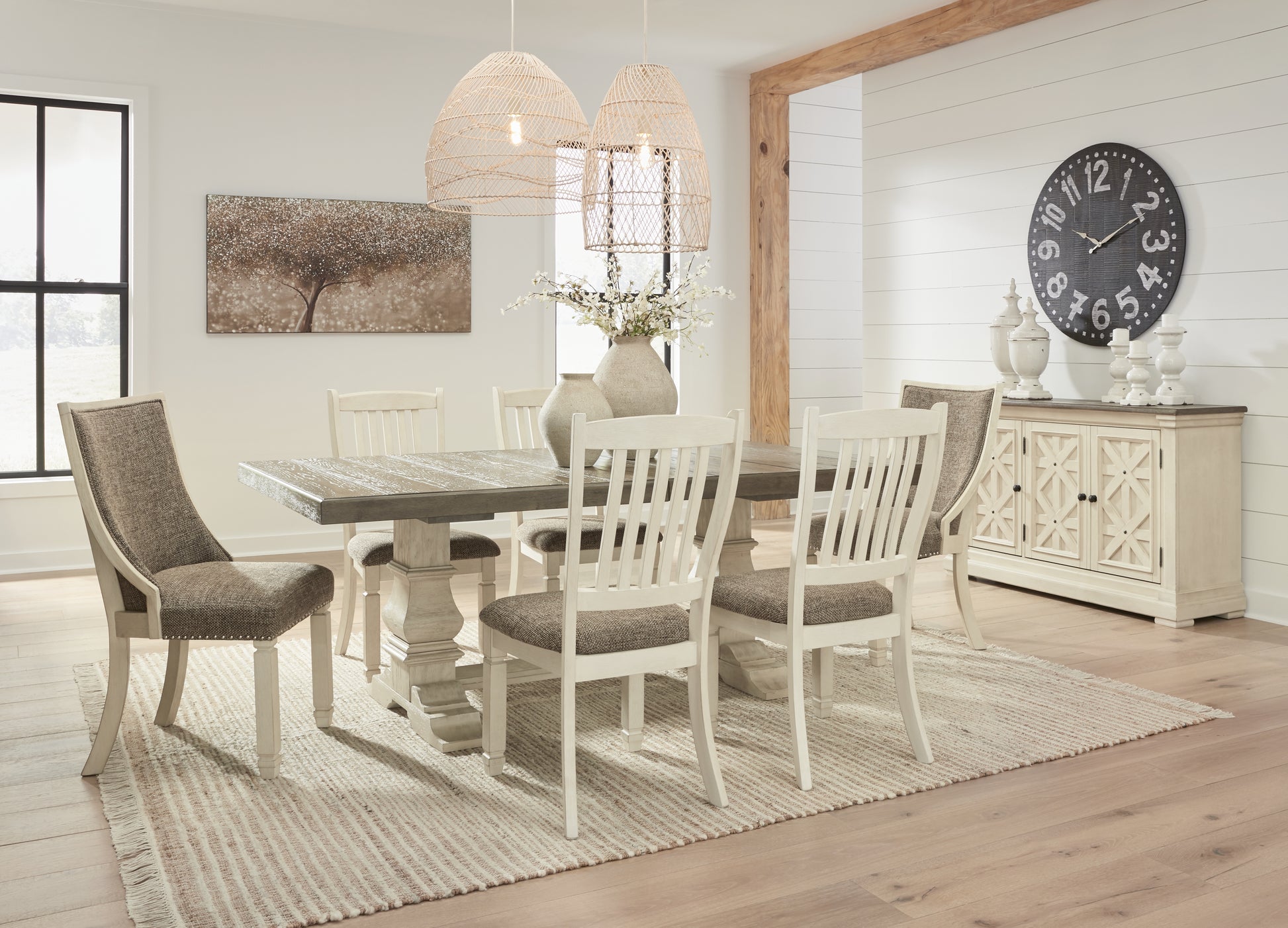 Auburndale Furniture Outlet - Ashley Furniture - Bolanburg Dining Room - Extension Dining Table / Antique White - D647D17