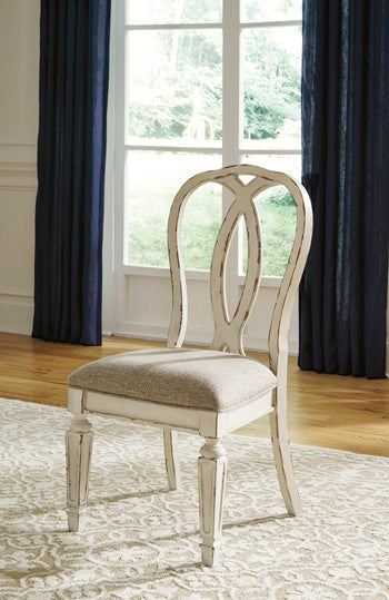 Auburndale Furniture Outlet - Ashley Furniture - Realyn Dining Room - Dining Chair (Set of 2) / Chipped White - D743-02X2