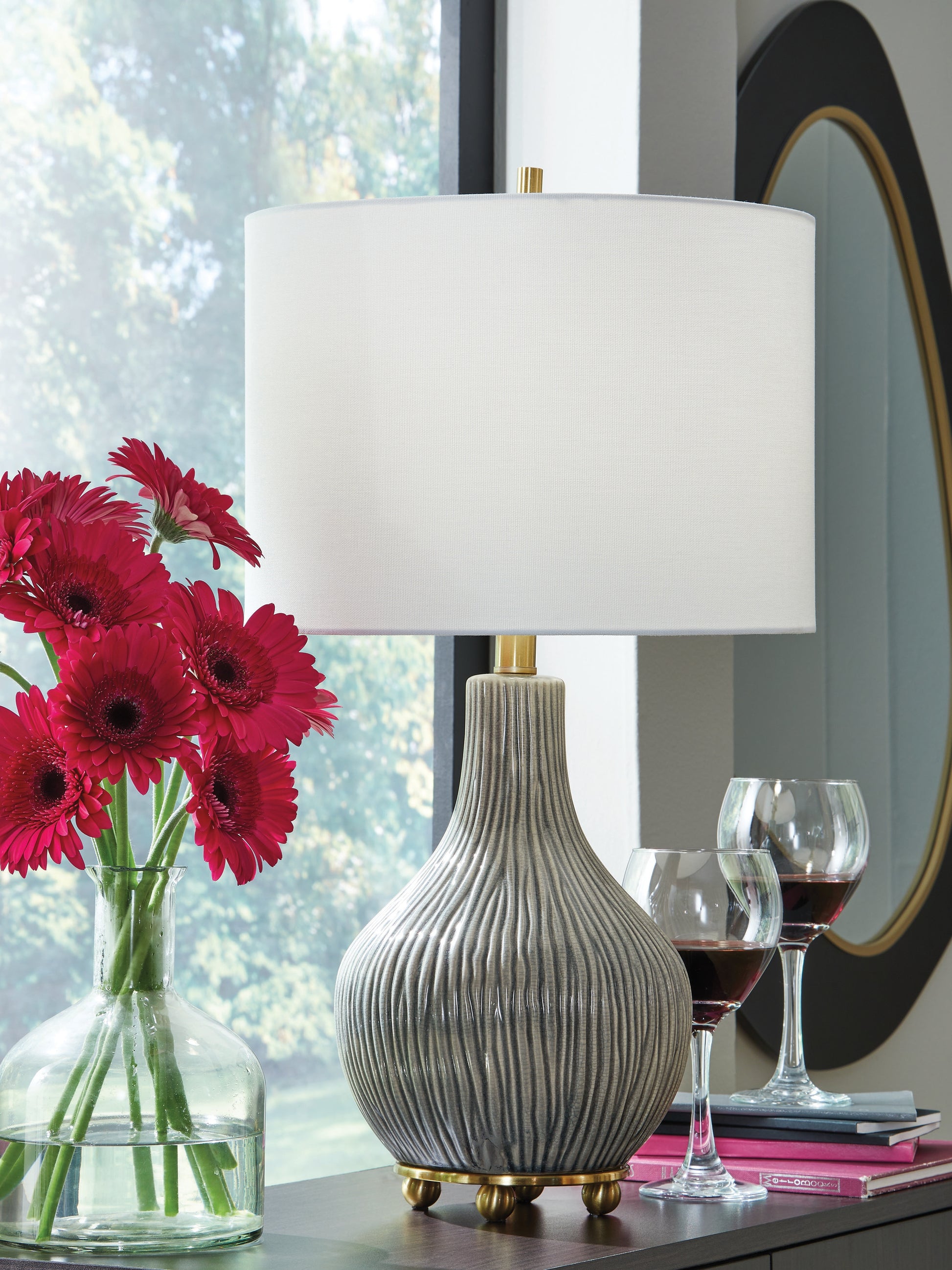 Auburndale Furniture Outlet - Ashley Furniture - Judlen Lighting - Ceramic Table Lamp (1/CN) / Gray/Gold Finish - L100844