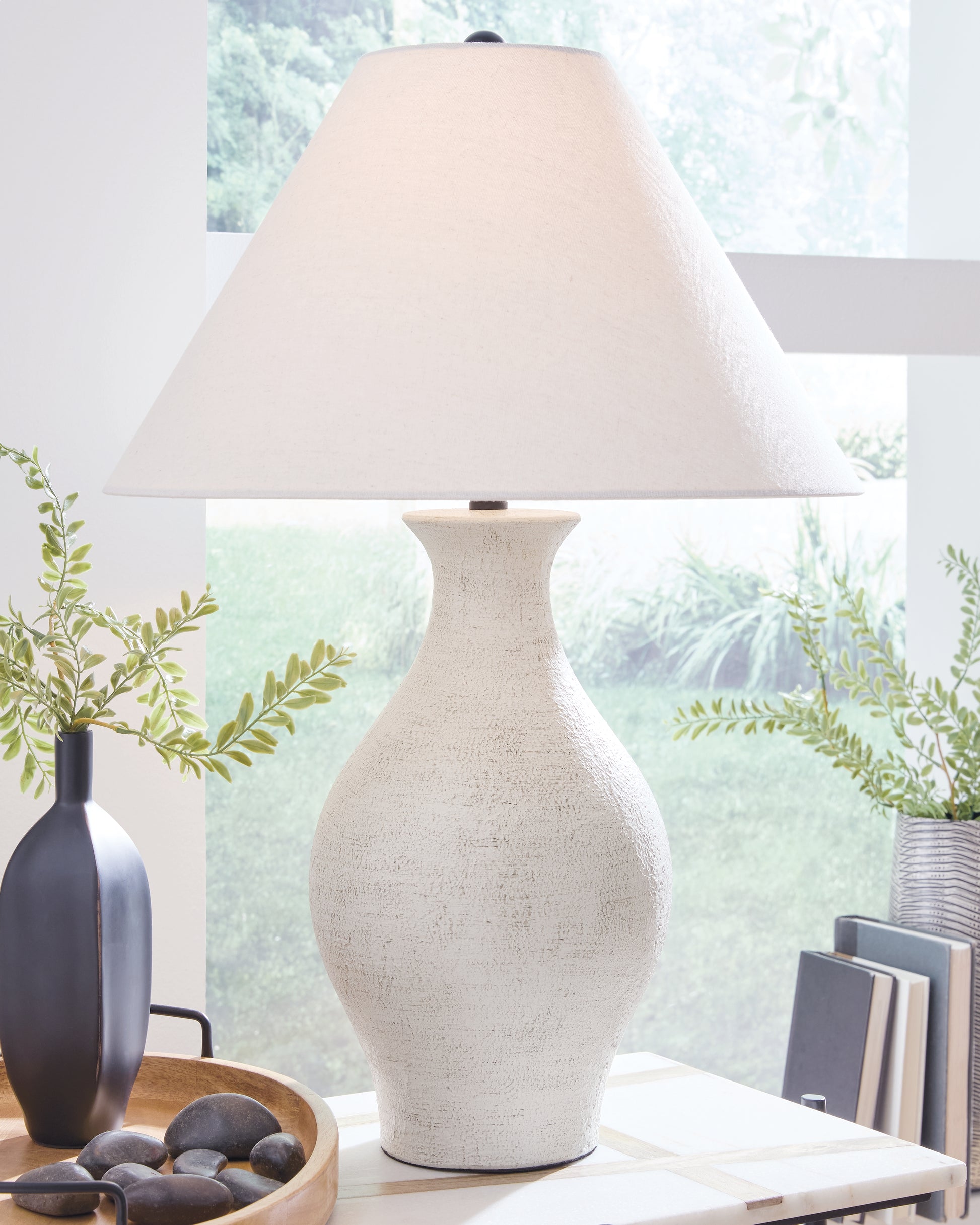 Auburndale Furniture Outlet - Ashley Furniture - Ashbend Lighting - Ceramic Table Lamp (1/CN) - L100884