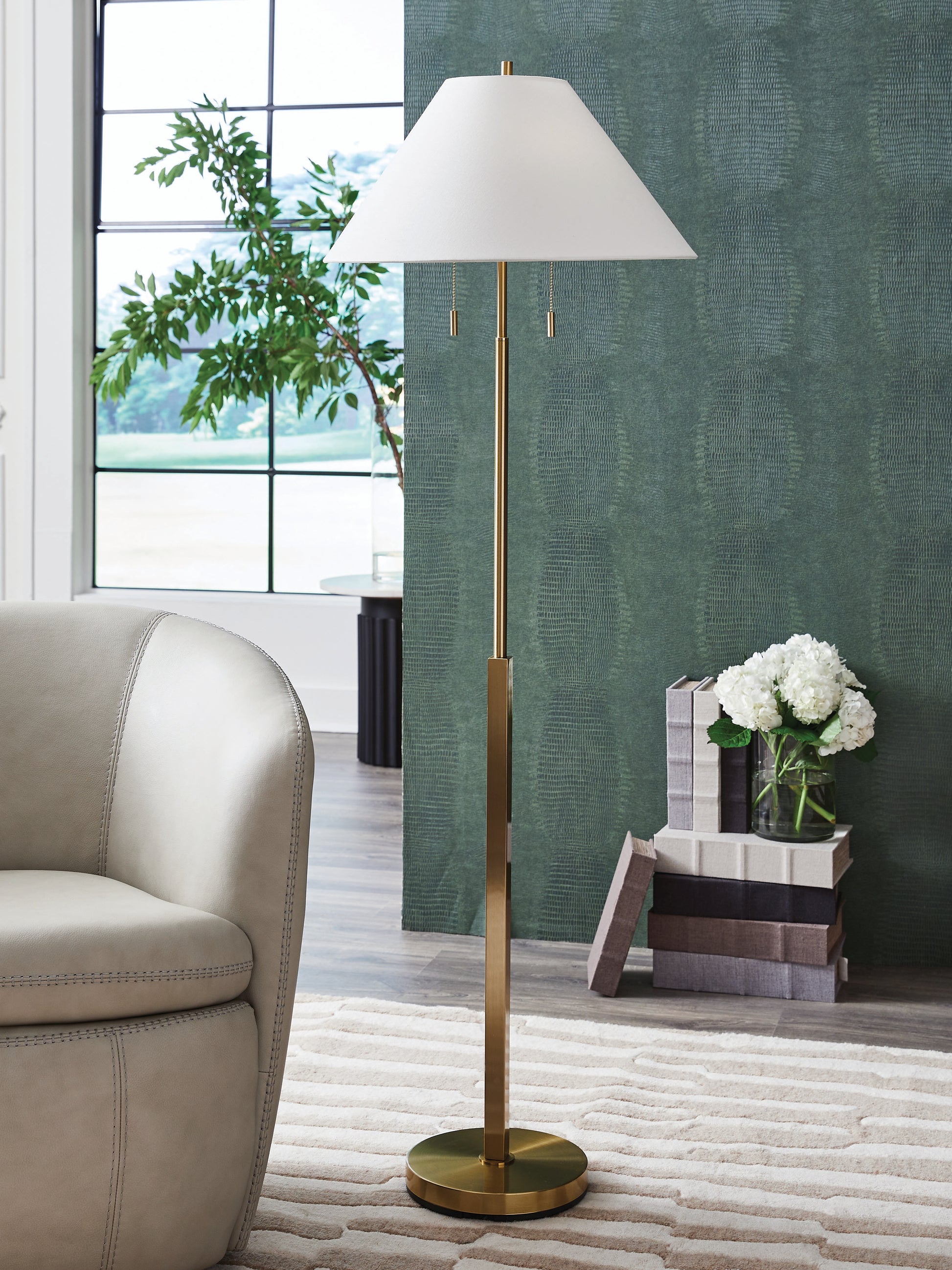 Auburndale Furniture Outlet - Ashley Furniture - Haigwood Lighting - Metal Floor Lamp (1/CN) / Gold Finish - L208471