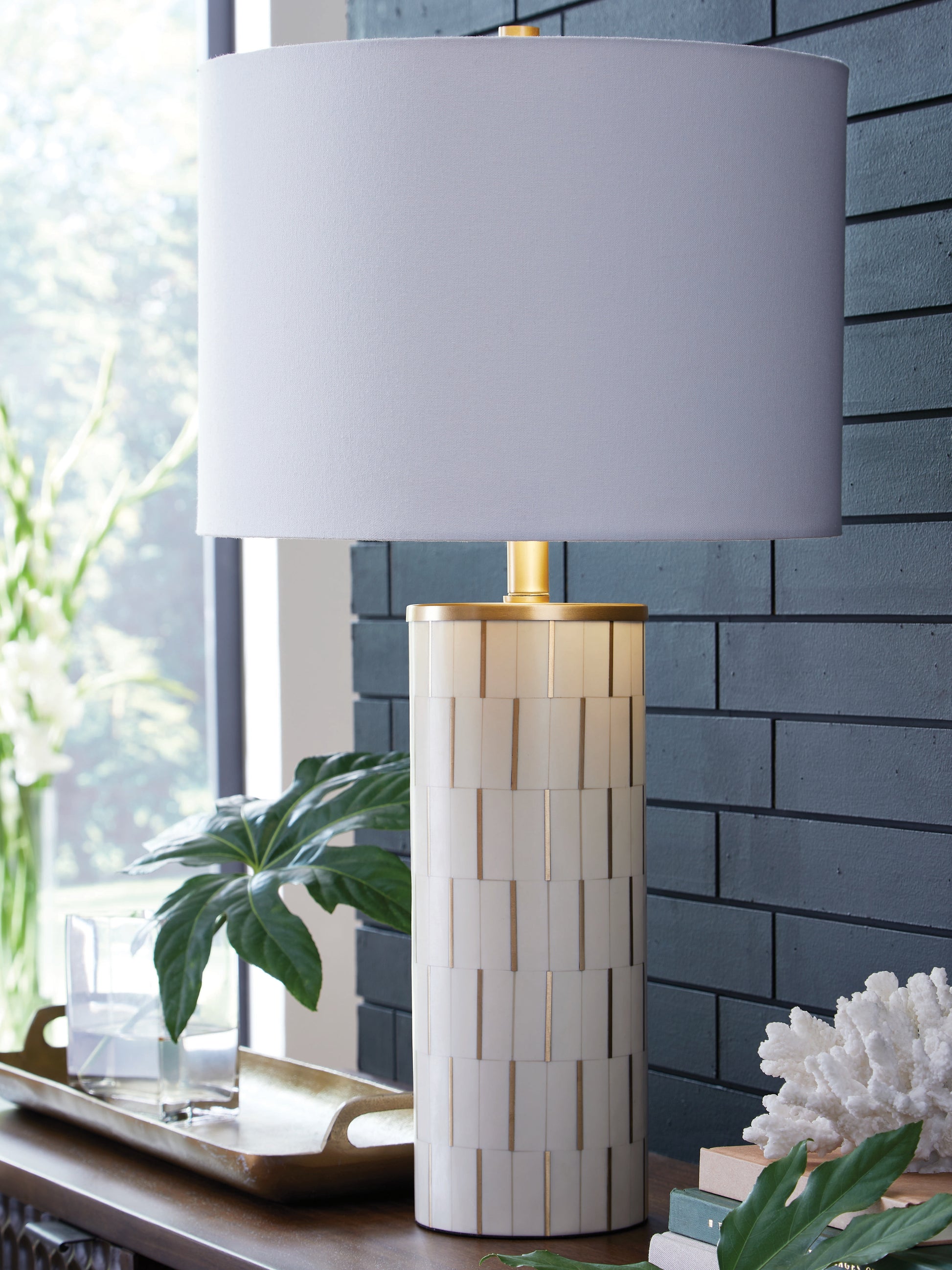 Auburndale Furniture Outlet - Ashley Furniture - Faridworth Lighting - Poly Table Lamp (1/CN) / White/Gold Finish - L235954