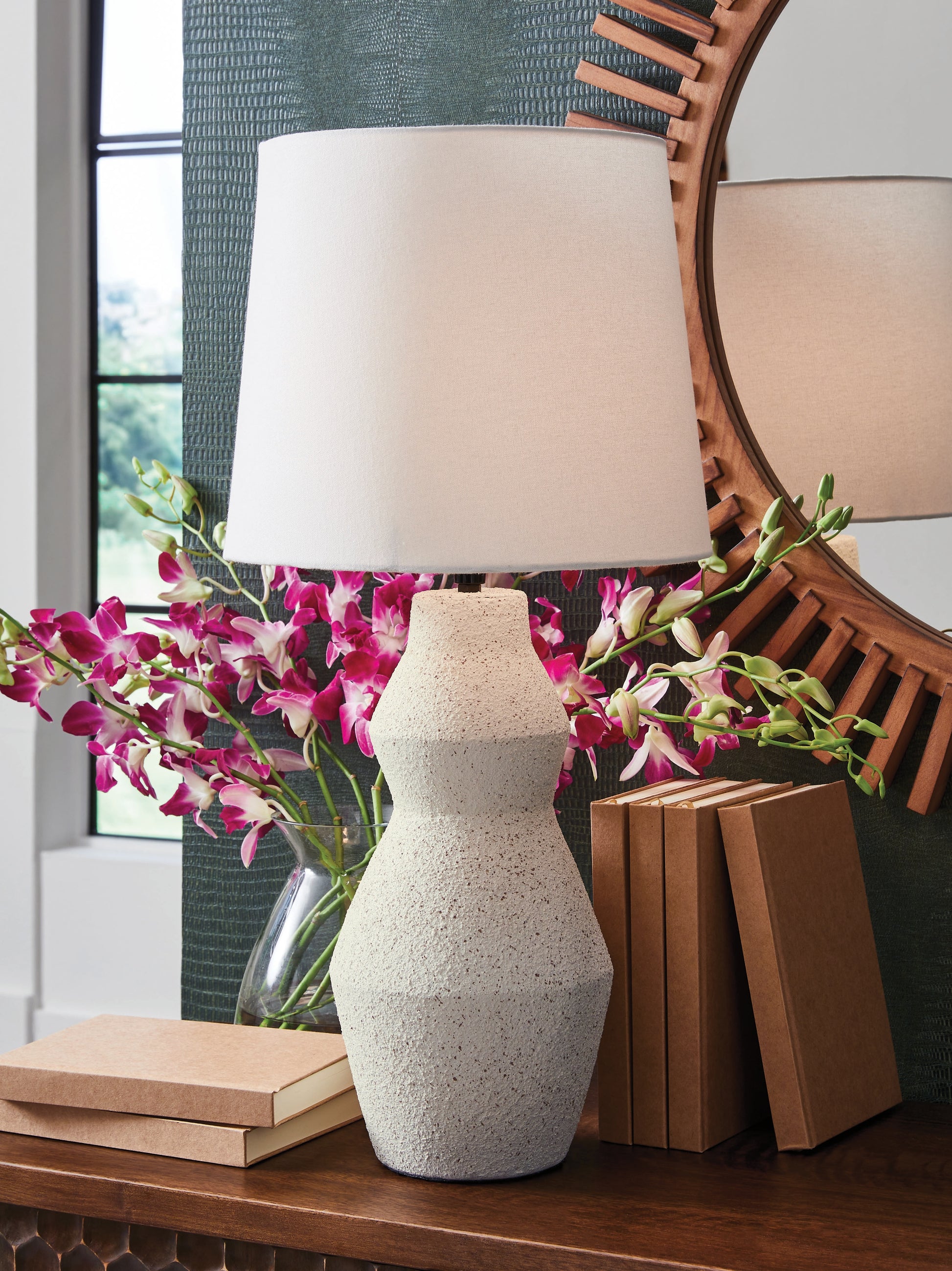 Auburndale Furniture Outlet - Ashley Furniture - Dawthorne Lighting - Paper Table Lamp (1/CN) / Cream - L236034