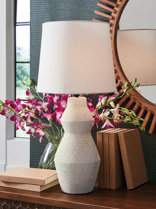 Auburndale Furniture Outlet - Ashley Furniture - Dawthorne Lighting - Paper Table Lamp (1/CN) / Cream - L236034
