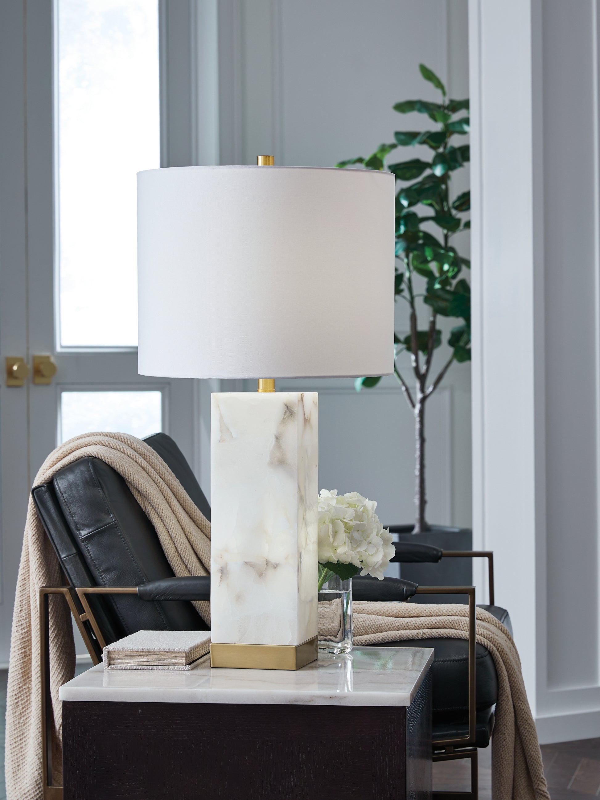 Auburndale Furniture Outlet - Ashley Furniture - Linderfield Lighting - Alabaster Table Lamp (1/CN) / White/Gold Finish - L429094
