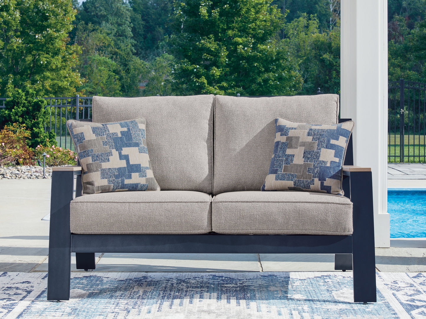 Auburndale Furniture Outlet - Ashley Furniture - East Beach Outdoor - Loveseat w/Cushion / Navy Blue/Driftwood - PCP587-835