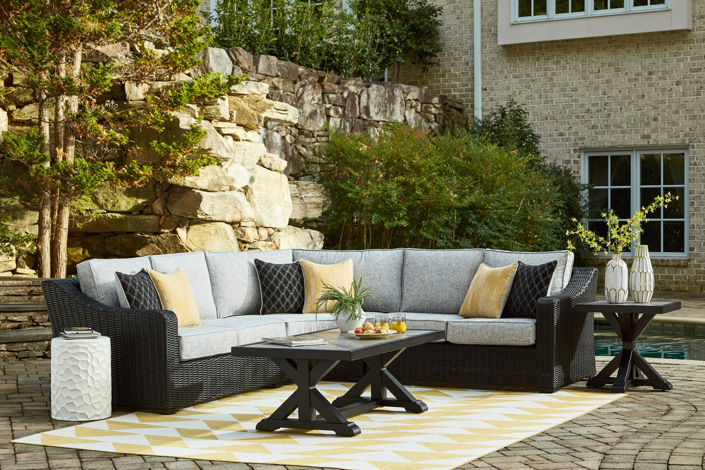 Auburndale Furniture Outlet - Ashley Furniture - Beachcroft Outdoor - 3-Piece Outdoor Sectional / Black/Light Gray - P792P1