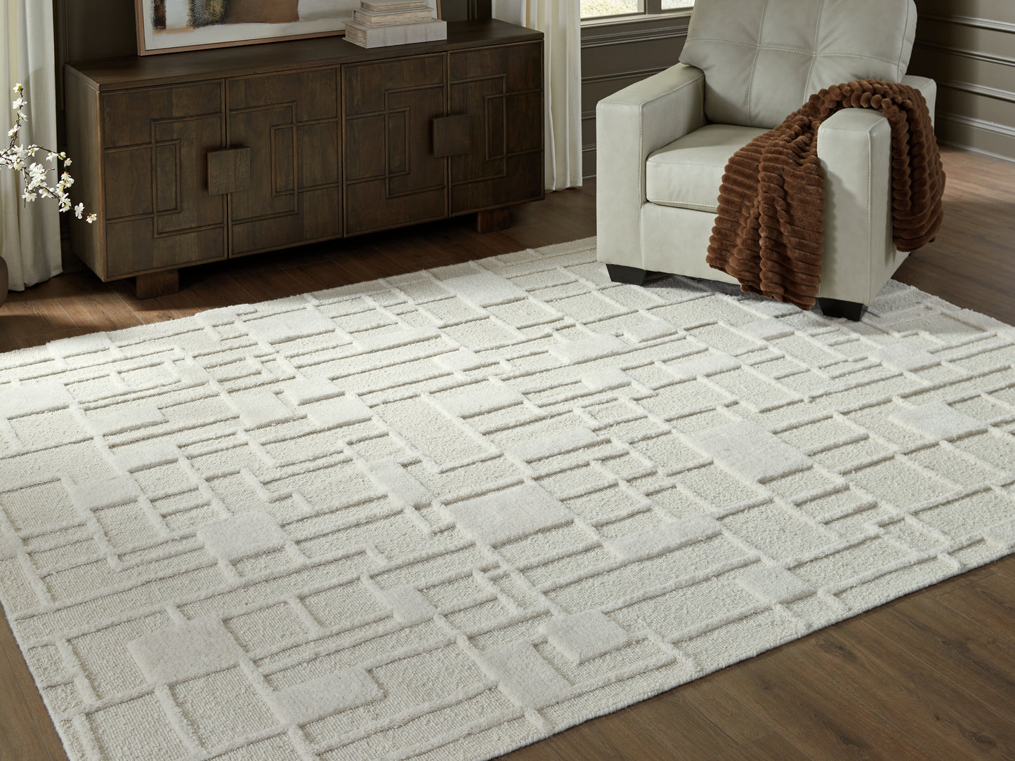 Auburndale Furniture Outlet - Ashley Furniture - Empriss Rug - 7'8" x 10' Area Rug / Ivory - R407621