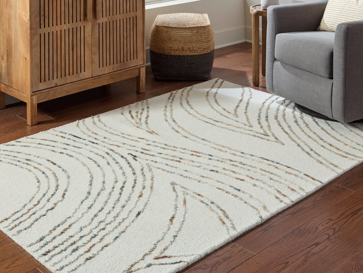 Auburndale Furniture Outlet - Ashley Furniture - Deenbury Rug - 5' x 7' Area Rug / Ivory/Green/Brown - R407862