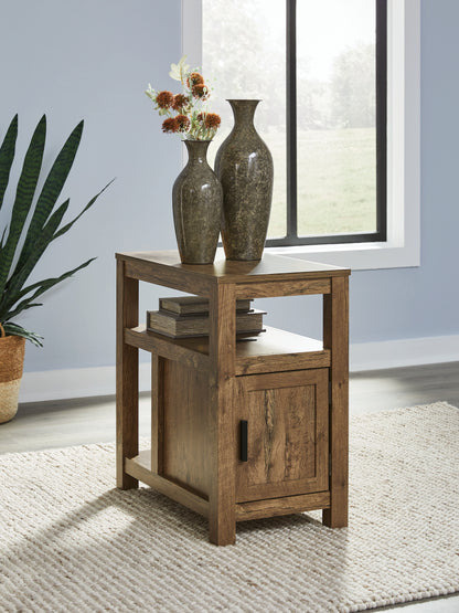 Auburndale Furniture Outlet - Ashley Furniture - Fendenmore Chairside End Table - Chair Side End Table / Brown - T190-117
