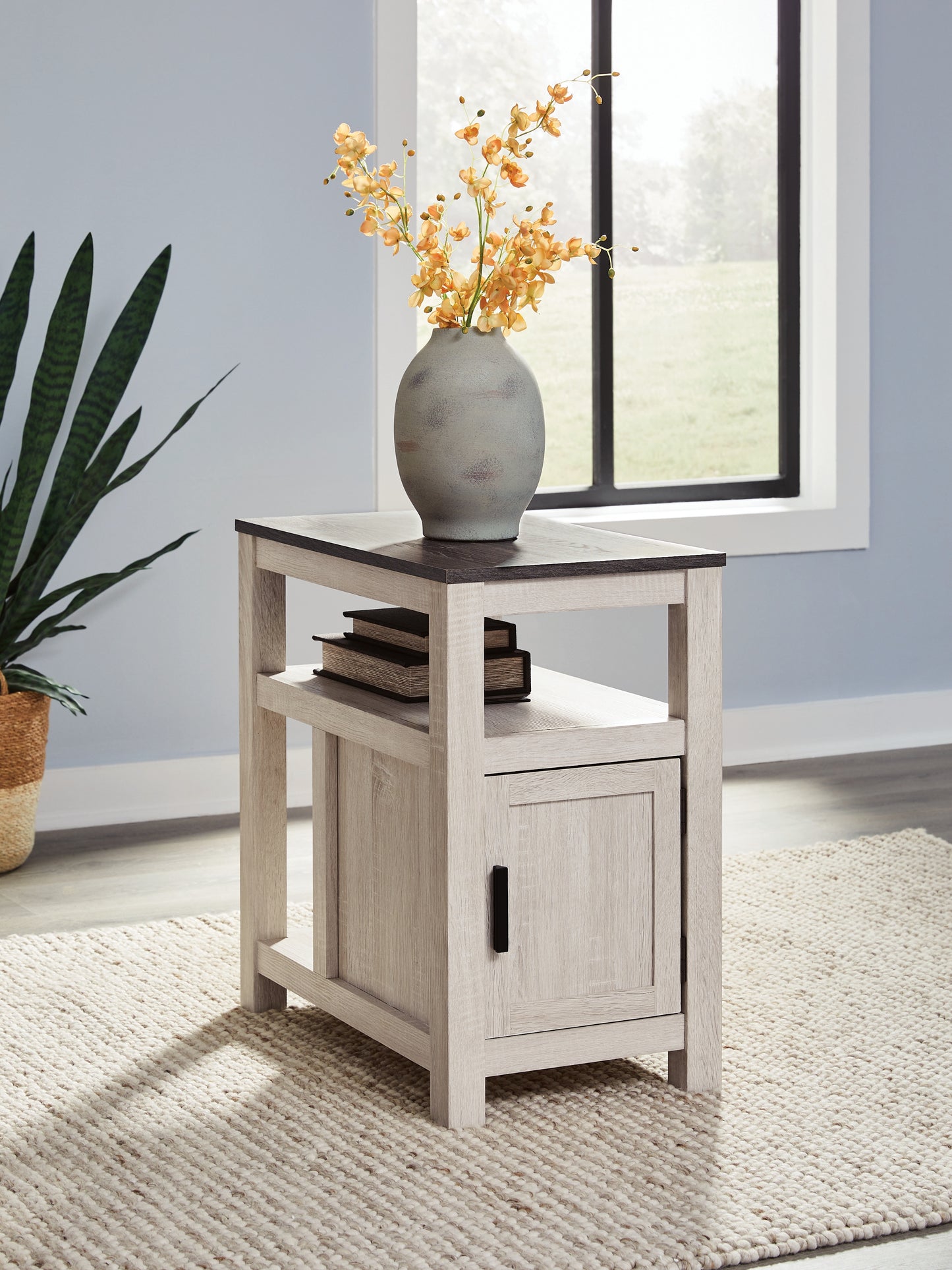 Auburndale Furniture Outlet - Ashley Furniture - Fendenmore Chairside End Table - Chair Side End Table / Brown Gray/Antique White - T190-217