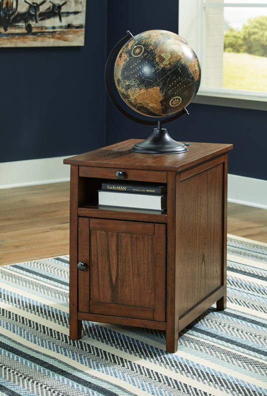 Auburndale Furniture Outlet - Ashley Furniture - Treytown Chairside End Table - Chair Side End Table / Black - T300-617