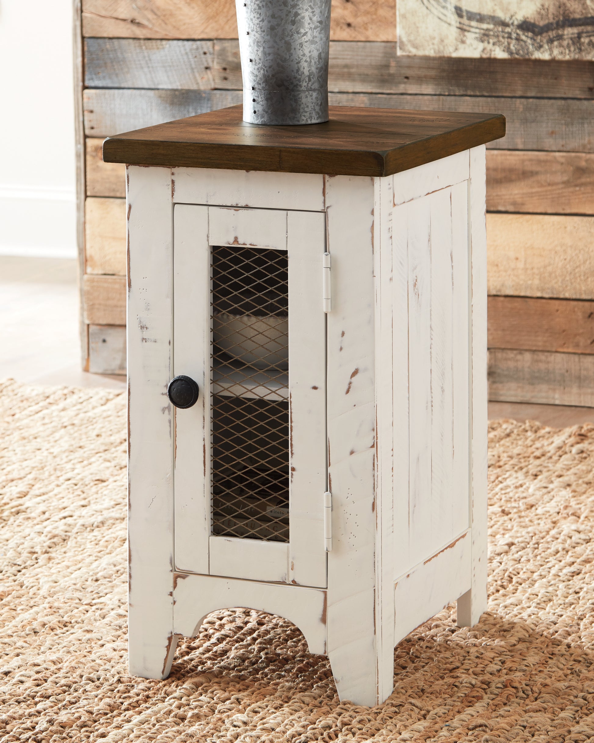 Auburndale Furniture Outlet - Ashley Furniture - Wystfield Chairside End Table - Chair Side End Table / White/Brown - T459-7