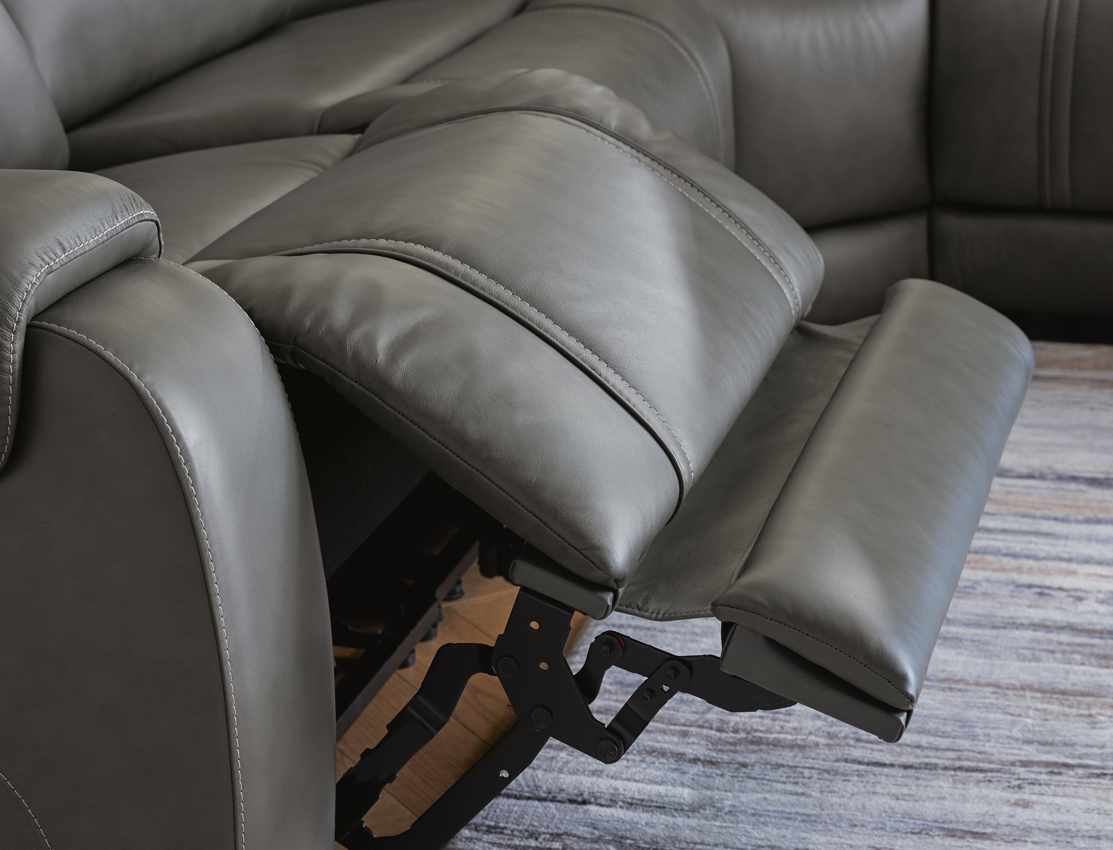 Auburndale Furniture Outlet - Ashley Furniture - 5Z - Pittson